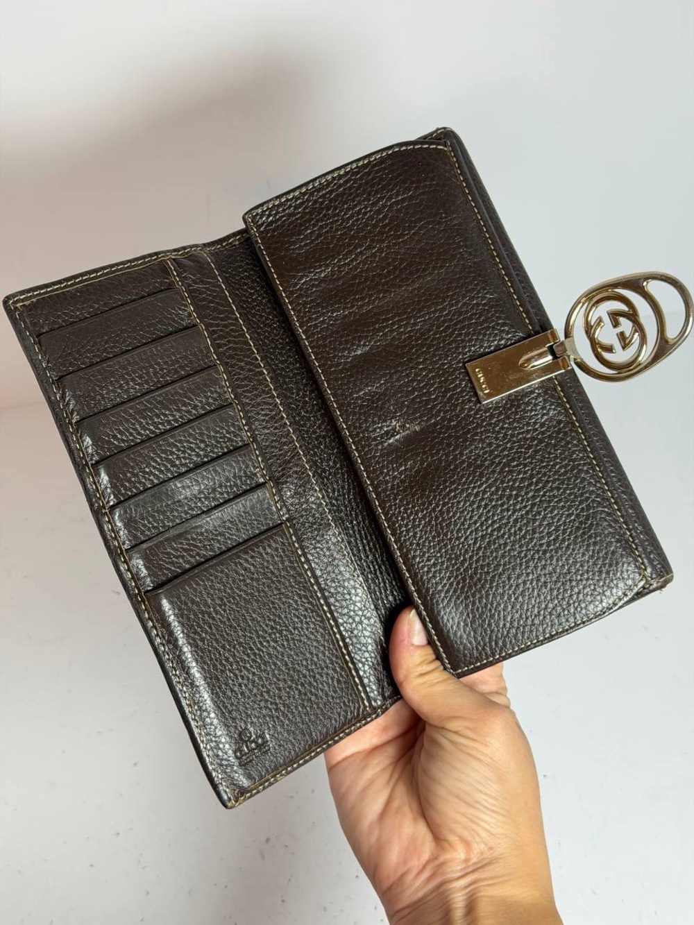 Gucci Interlocking G Clasp Brown GG Canvas Wallet - Picture 8 of 16